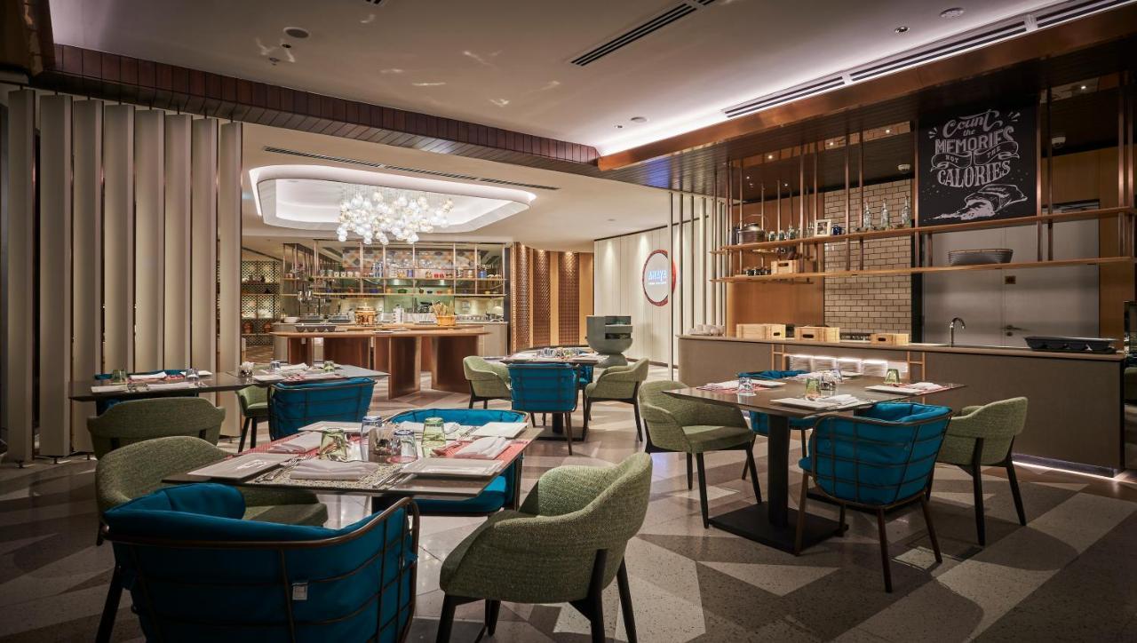 Amari Kuala Lumpur Hotell Eksteriør bilde The Club Lounge at KLIA