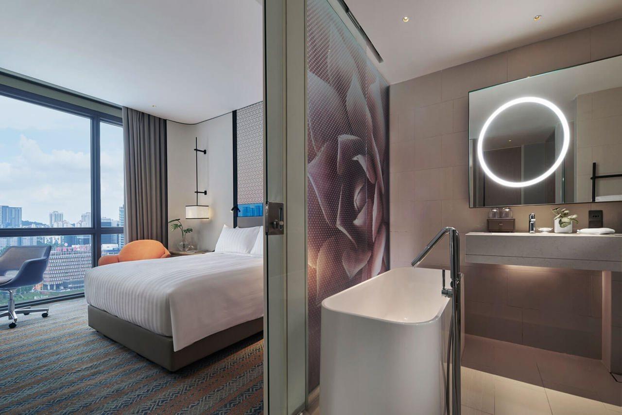 Amari Kuala Lumpur Hotell Eksteriør bilde Deluxe Room